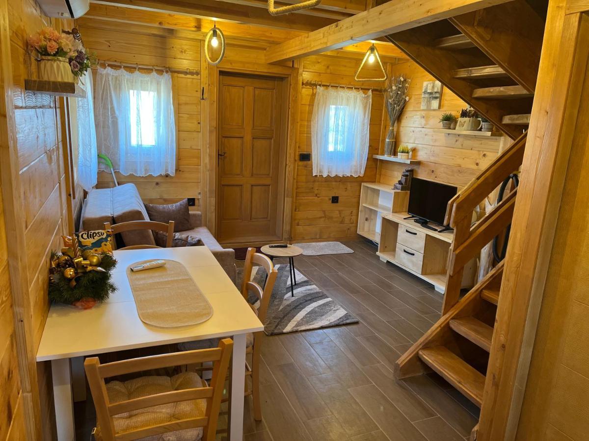 Apartmani Joka I Drvene Kucice 브르드니크 외부 사진