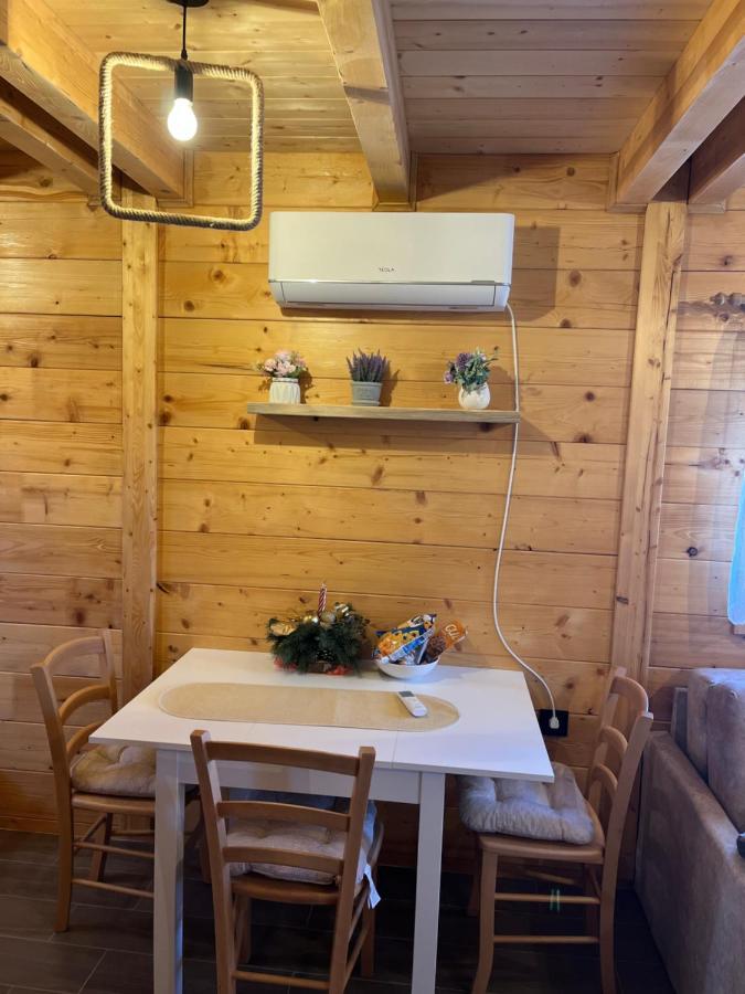 Apartmani Joka I Drvene Kucice 브르드니크 외부 사진