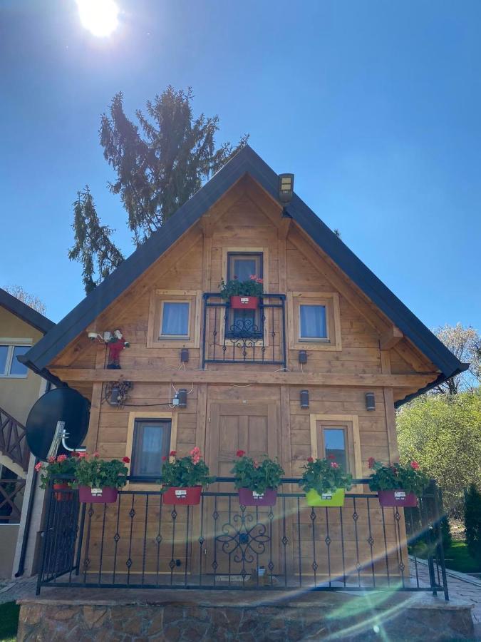 Apartmani Joka I Drvene Kucice 브르드니크 외부 사진