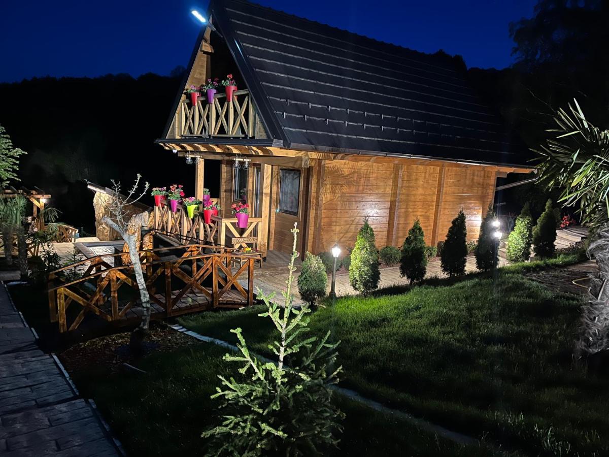 Apartmani Joka I Drvene Kucice 브르드니크 외부 사진