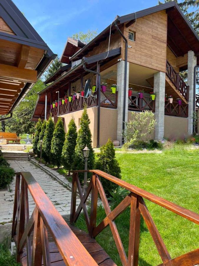 Apartmani Joka I Drvene Kucice 브르드니크 외부 사진